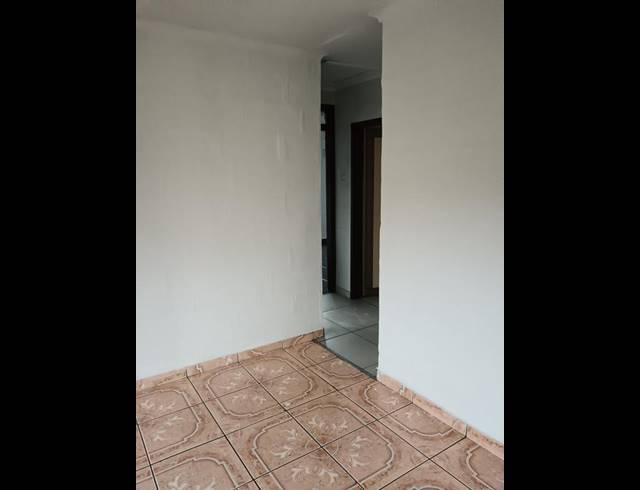 2 BEDROOM PROPERTY TO RENT IN NEWLANDS WEST